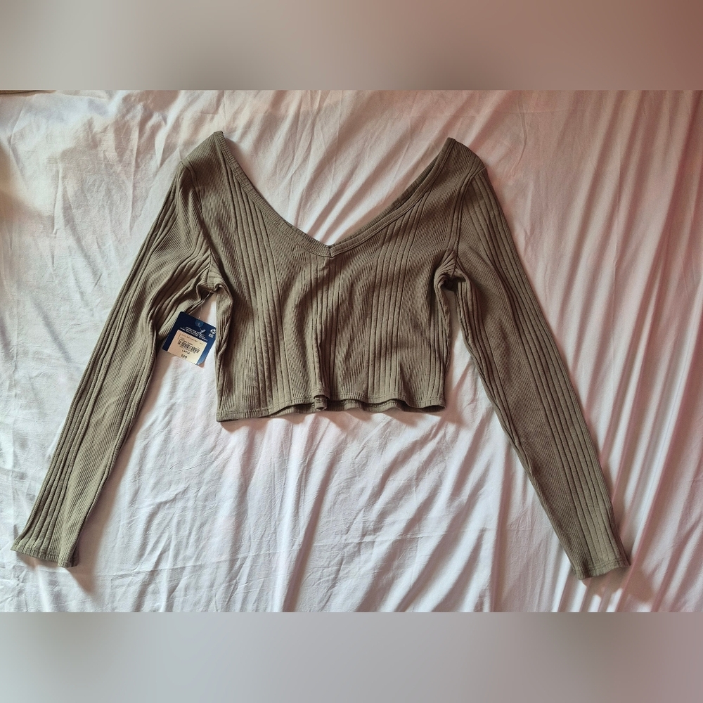 Arizona V-Neck Ribbed Crop Top Green